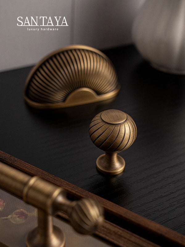 Santaya-Brushed-Antique-Brass-Handles-Luxury-Kitchen-Cabinet-Pull-Wardrobe-Dresser-Drawer-Knob-Shell-Handle-Furniture.jpg